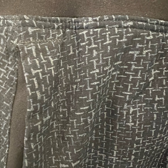 Lululemon Black & Gray Patterned Shorts - Picture 2 of 6